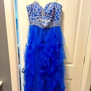 Strapless formal dress